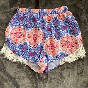 LF patterned shorts with lace details